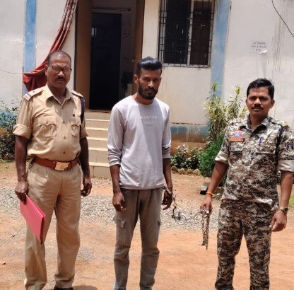 Makdi Crime News: शादी का झांसा देकर दुष्कर्म करने वाला आरोपी 24 घंटे के भीतर गिरफ्तार, भेजा गया जेल