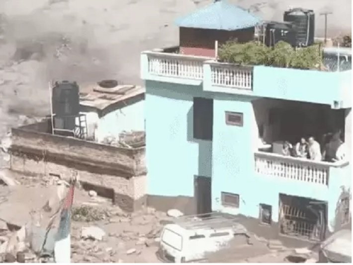 Nepal Flood News: नेपाल में टी-ब्रेक ने बचाई रायपुर के 5 दोस्तों की जान, लौटकर बोले- ‘मौत का मंजर देखा, लगा दूसरी जिंदगी मिली’