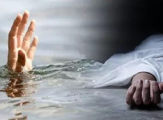 Bilaspur News: दर्दनाक हादसा: पिता फोन पर कर रहे थे बात, तालाब में डूबे दो मासूम भाई; छोटे को बचाने पानी में कूदा था बड़ा भाई