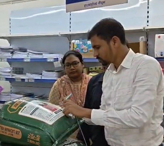 Bilaspur Abba Huzur Rice: अब्बा हुजूर ब्रांड के चावल में मिली छिपकली, खाद्य विभाग ने पूरा स्टॉक किया सील