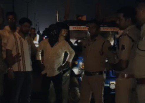 Rajnandgaon Accident: राजनांदगांव में दर्दनाक हादसा: तेज रफ्तार ट्रक ने सड़क पर बैठे मवेशियों को कुचला, 14 की मौत