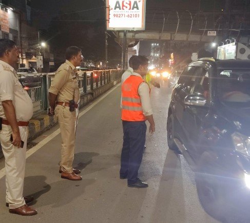 Raipur Drunk Driving: ड्रंक एंड ड्राइव पर रायपुर ट्रैफिक पुलिस की बड़ी कार्रवाई, एक रात में 62 चालक पकड़े गए