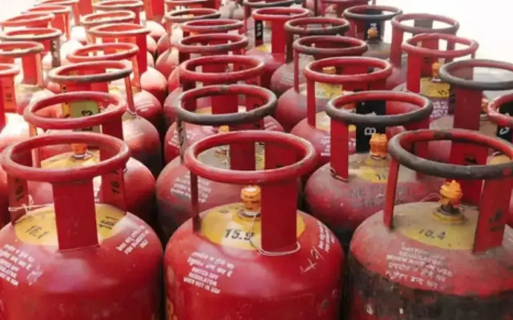 LPG Cylinder e-KYC: छत्तीसगढ़ में 6 लाख से ज्यादा लोगों ने नहीं कराई e-KYC, कंपनियों ने कनेक्शन ब्लॉक करना किया शुरू