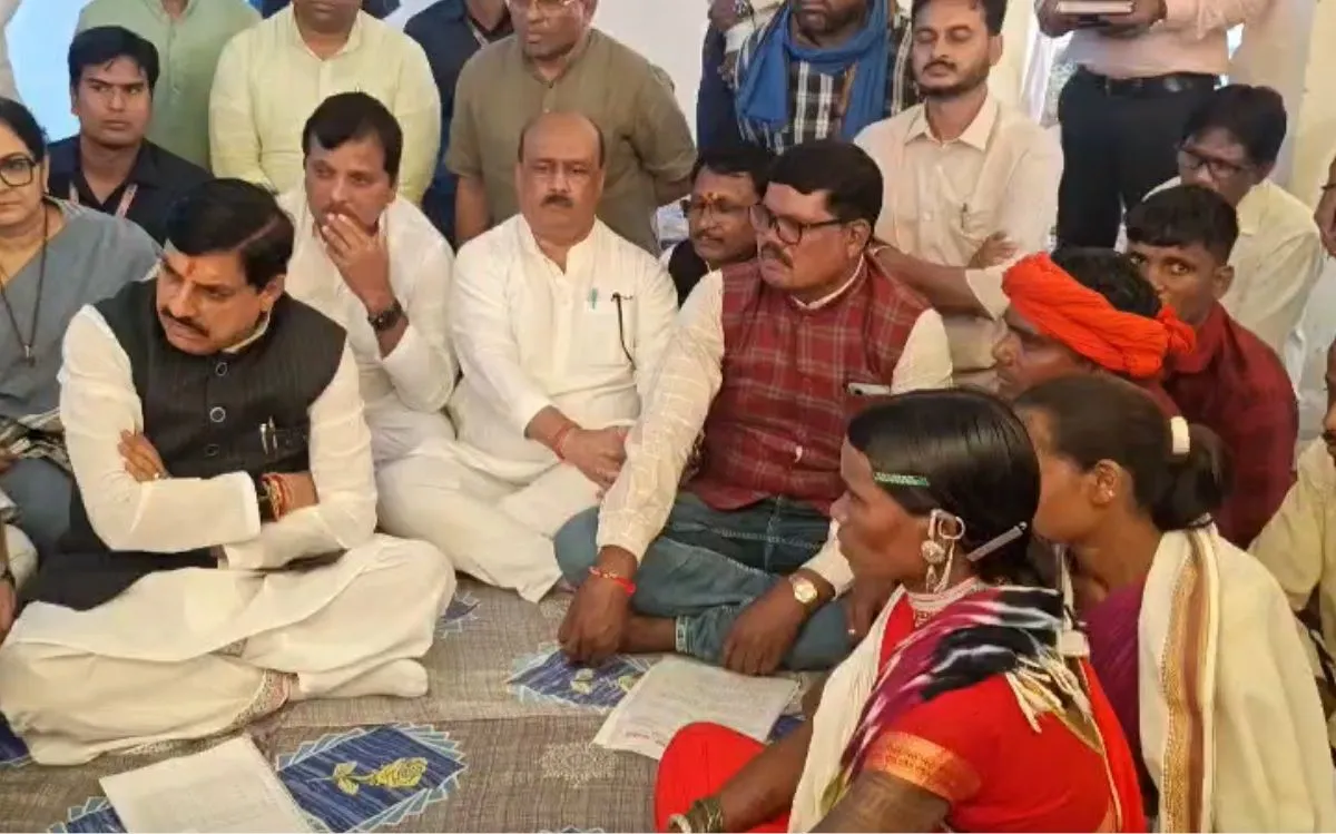 Balaghat Health Crisis: बालाघाट के बैगा गांव पहुंचे CM मोहन यादव, मलेरिया प्रभावित परिवारों से की मुलाकात; 10 बच्चों की मौत के बाद लिया स्वास्थ्य व्यवस्थाओं का जायजा