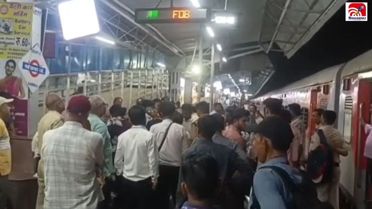 Khandwa News: मंगला एक्सप्रेस में खाना खाने से 30 स्कूली बच्चे बीमार, रेलवे ने तुरंत संभाला मोर्चा