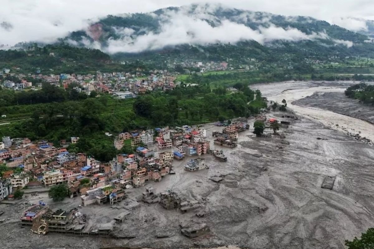 Ambikapur Doctor Dr Meena Gupta Missing Nepal Flood: नेपाल में आई विनाशकारी बाढ़ में लापता हुईं अंबिकापुर की डॉ. मीना गुप्ता, विदेश मंत्रालय से साधा गया संपर्क