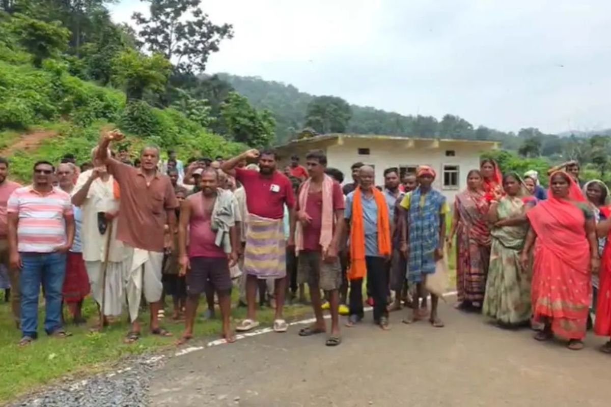 Jashpur Bagicha Hydro Power Survey Protest: जशपुर के बगीचा में हाइड्रो पावर सर्वे का पुरजोर विरोध: ग्रामीणों ने भूमि अधिग्रहण के बदले मांगी 3 गुना जमीन