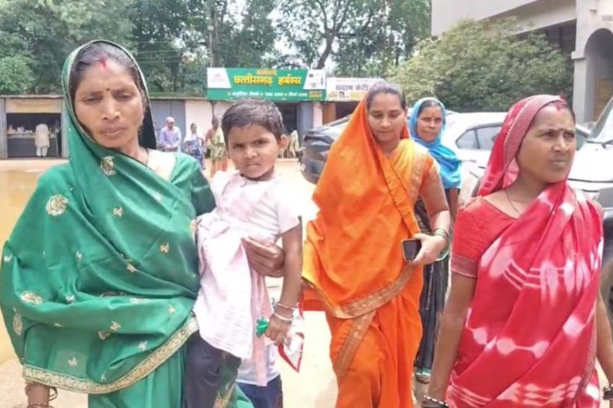 Dhamtari Social Boycott Tarragondi Village: धमतरी के तर्रागोंदी में इंसानियत शर्मसार: साहू परिवार के 31 लोगों का 2 साल से सामाजिक बहिष्कार