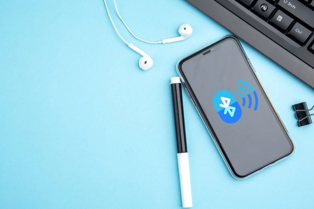 Smartphone Security Tips: क्या हर वक्त Bluetooth ऑन रखने से हैक हो सकता है फोन? जानिए इसकी सच्चाई और सुरक्षा के उपाय