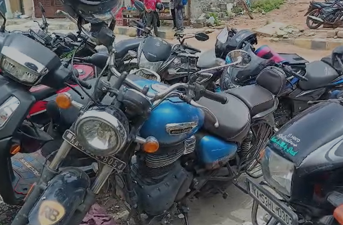 Indore Advait Missing: बेंगलुरु में लापता इंदौर के अद्वैत की तलाश छठे दिन भी जारी, शिवगंगे पहाड़ियों में 60 घंटे से ज्यादा चला सर्च ऑपरेशन