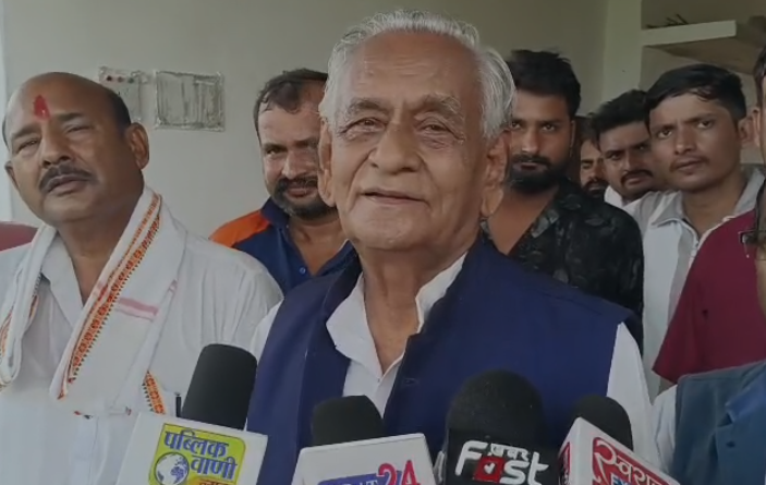 MP News: सिरमौर में सड़क और स्वास्थ्य व्यवस्था को लेकर कांग्रेस के वरिष्ठ नेता का हमला, बोले- 15 साल से विधायक, सरकार भी आपकी, फिर जनता क्यों परेशान