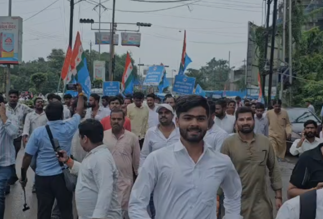 Rewa News: रीवा में छात्रसंघ चुनाव की मांग तेज, NSUI ने ज्ञापन सौंपकर प्रत्यक्ष मतदान की उठाई मांग