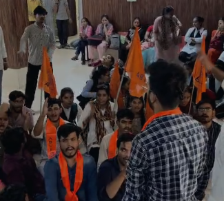 Rewa News: रीवा में APSU की समस्याओं पर अभाविप का प्रदर्शन, 16 सूत्रीय ज्ञापन सौंपा समाधान नहीं तो आंदोलन की चेतावनी