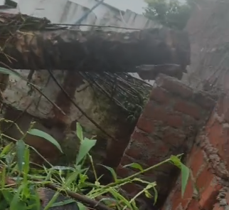 Niwari Heavy Rain: निवाड़ी में बारिश ने छीने गरीबों के आशियाने, चार कच्चे मकान ढहे; PM आवास योजना का इंतजार