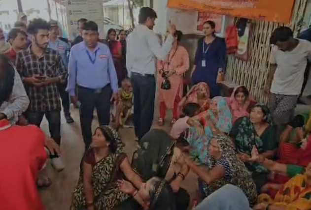 Rewa Hospital: रीवा के संजय गांधी अस्पताल में जच्चा-बच्चा की मौत के बाद हंगामा, दो नर्स निलंबित; जांच समिति गठित
