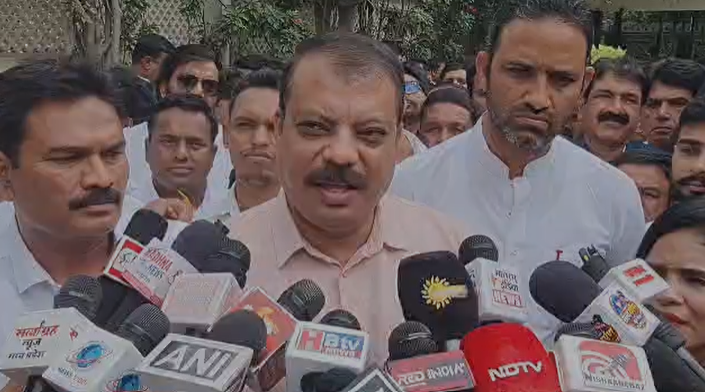 MP News: उमंग सिंघार का BJP पर बड़ा हमला, रोजगार-महंगाई से भागीरथपुरा तक घेरा