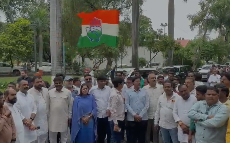MP News: इंदौर में राहुल गांधी के कार्यक्रम पर सियासत तेज, नेहरू स्टेडियम की अनुमति अटकी तो BJP पर बरसी कांग्रेस