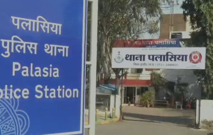 Indore Crime: इंदौर में दिनदहाड़े महिला से चेन स्नैचिंग का खुलासा, नाबालिग हिरासत में; आधी सोने की चेन और बाइक बरामद