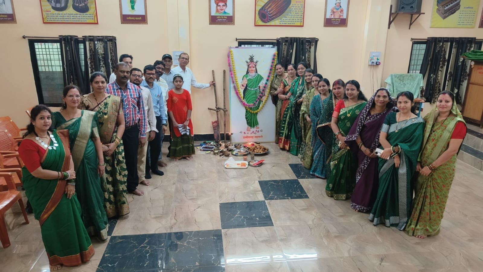 Bacheli Hareli Tihar Celebration News: बचेली में पारंपरिक और हर्षोल्लास के साथ मनाया गया पहला लोक तिहार हरेली, कृषि औजारों की हुई पूजा