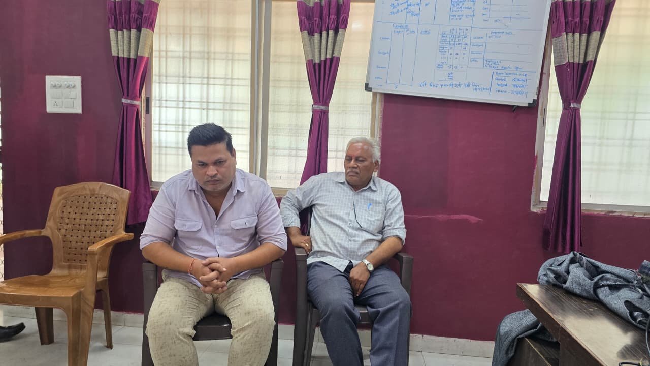 Betul Bribery Case: बैतूल में वन विभाग का बाबू 55 हजार की रिश्वत लेते रंगेहाथ गिरफ्तार, लोकायुक्त ने कार्यालय में मारा छापा
