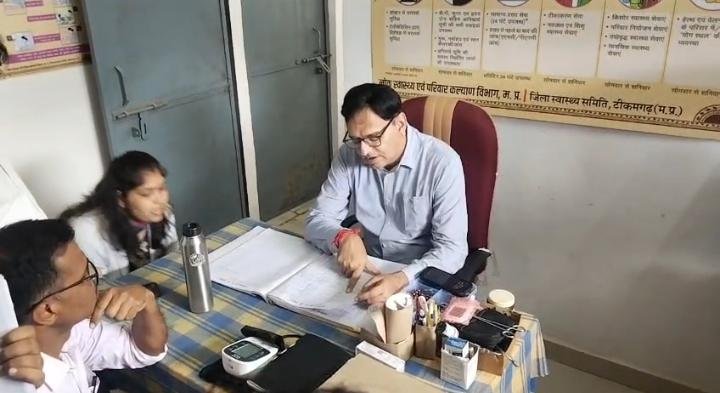 MP News: अचानक सापौन पहुंचे कलेक्टर, आंगनवाड़ी से राशन दुकान तक जांची व्यवस्था