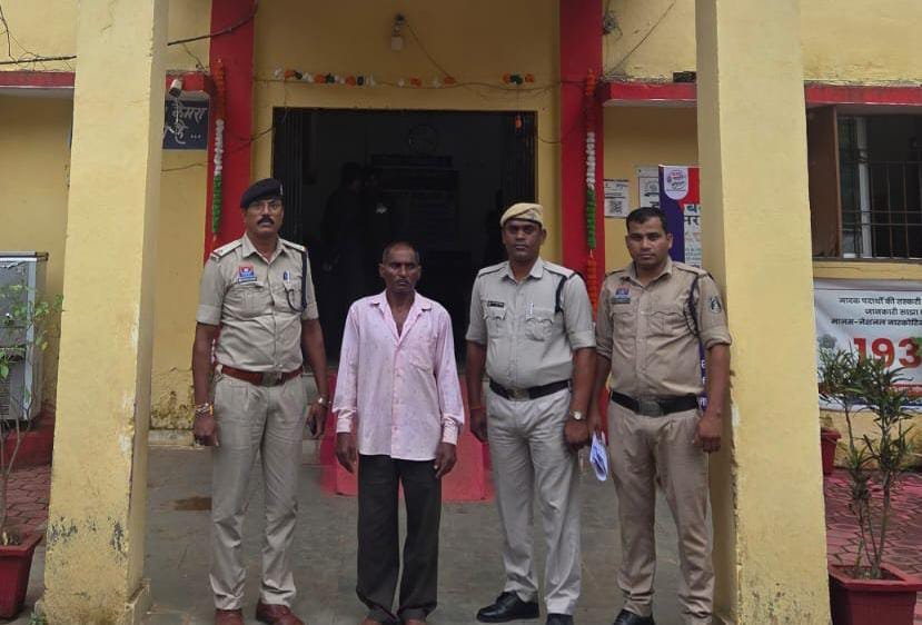 Janjgir Champa Crime: पुरानी रंजिश में छोटे भाई का खौफनाक कदम, बड़े भाई-भाभी पर लाठी से हमला