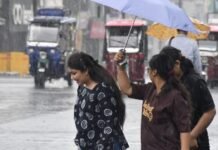 MP Weather: विदाई की ओर मानसून! इन जिलों में गरज-चमक के साथ बरसेंगे बादल, पढ़ें पूरा मौसम अपडेट