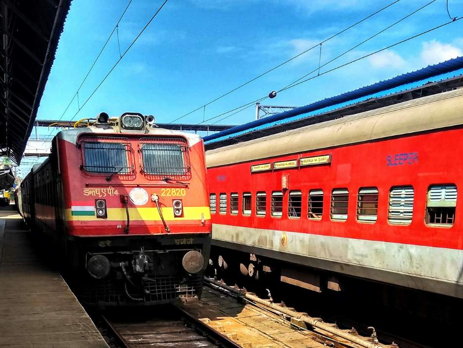 Bhopal-Indore Train News: रेल यात्रियों के लिए जरूरी खबर! डेढ़ महीने तक फरीदाबाद स्टेशन पर नहीं रुकेंगी 15 प्रमुख ट्रेनें