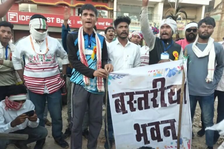 Major Cultural Controversy Ahead of Bastar Dussehra: विश्व आदिवासी दिवस और बस्तर दशहरा से पहले विवाद; देवस्थल पूजा और ‘मुरिया दरबार’ के नाम पर तकरार