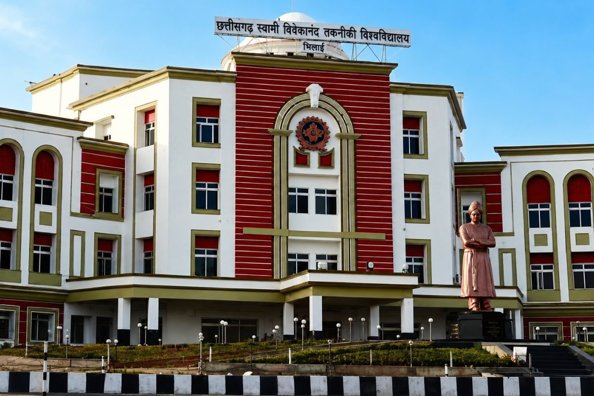 CSVTU Launches Special Certificate Courses for Senior Citizens: भिलाई में बुजुर्गों को मिलेगी साइबर सुरक्षा, योग और श्रीमद्भगवद्गीता की मुफ्त शिक्षा; CSVTU ने शुरू किए विशेष कोर्स