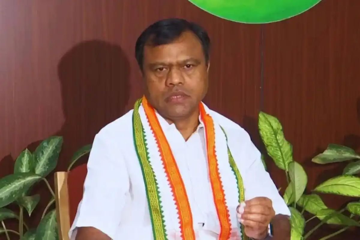 PCC Chief Deepak Baij Statement: ‘जल, जंगल और जमीन उद्योगपतियों को सौंपना चाहती है सरकार’, विश्व आदिवासी दिवस पर गरमाई राजनीति