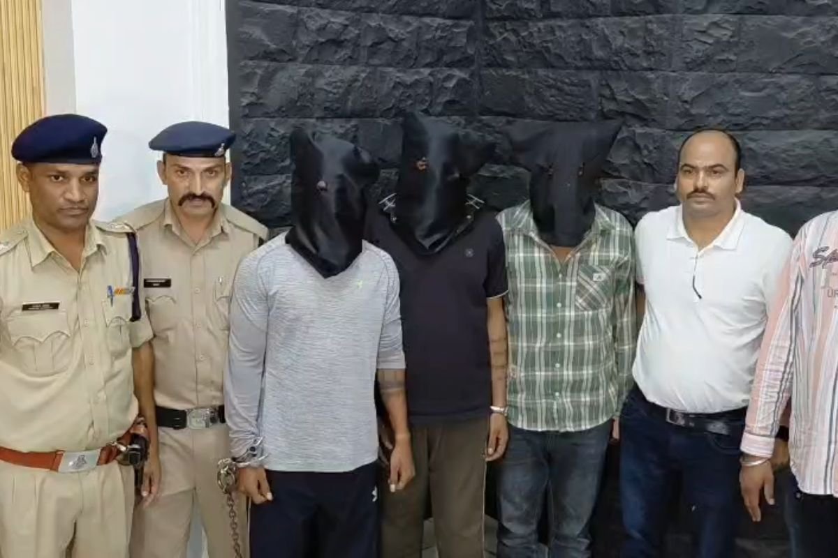 Indore Rau Police illegal Arms Arrest: बर्थडे पार्टी में रौब जमाने की तैयारी धरी रह गई, इंदौर में 5 अवैध हथियारों के साथ 4 बदमाश गिरफ्तार