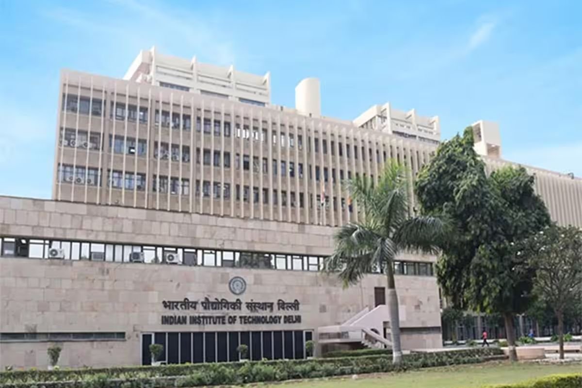 IIT Delhi Top Ranked Indian University QS 2027: IIT दिल्ली बना देश का नंबर-1 संस्थान: QS वर्ल्ड रैंकिंग में 5 पायदान की छलांग लगा पहुंचा 118वें स्थान पर