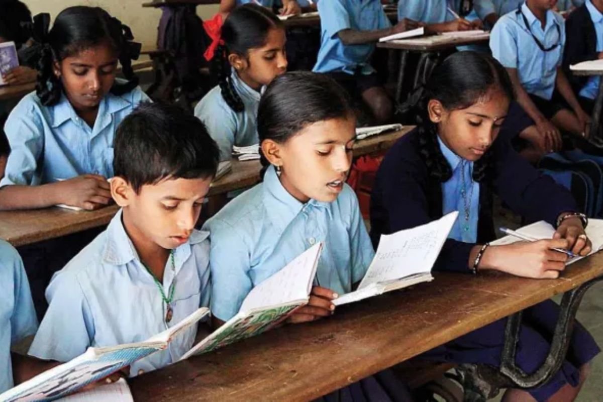 Lok Sabha Report On Government School Closure: लोकसभा में पेश हुए UDISE+ के आंकड़े: एक साल में देश में कम हुए करीब 10 हजार सरकारी प्राथमिक स्कूल