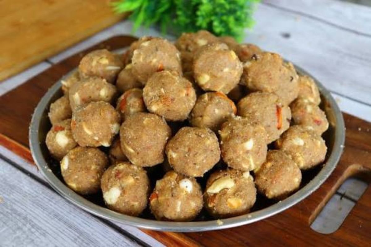 Post Delivery Recovery Diet Benefits: नई मां की कमजोरी दूर करेंगे सोंठ के लड्डू, जानें इसके 5 बेमिसाल फायदे