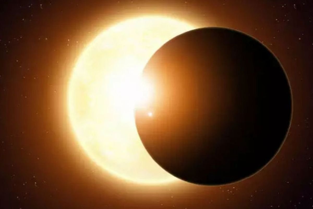 Solar Eclipse August 12 2026 Myths vs Facts: 12 अगस्त को सावन अमावस्या पर सूर्य ग्रहण: क्या मोबाइल पर लाइव देखने से लगता है दोष? जानिए नियम और सच