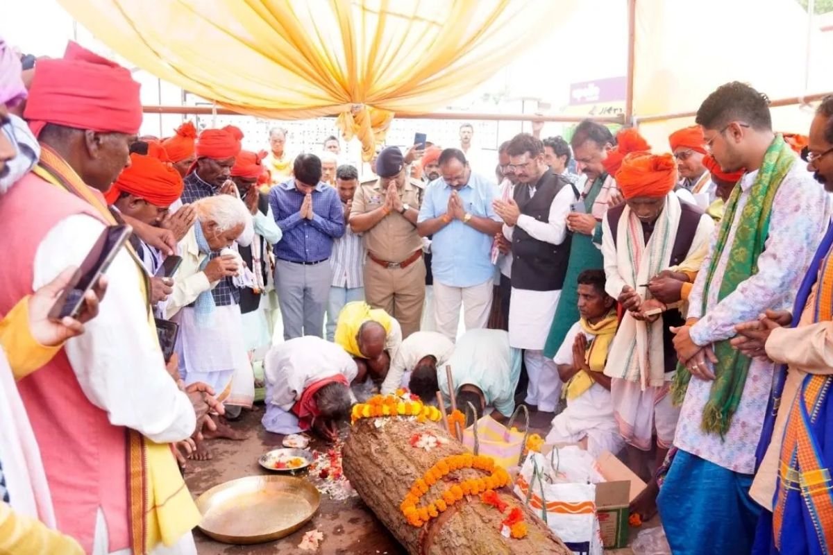 Bastar Dussehra 2026 Starts With Paat Jatra Ritual: 75 दिनों के ऐतिहासिक बस्तर दशहरा का आगाज: पाट जात्रा पूजा के साथ शुरू हुआ विश्व का सबसे लंबा लोक-उत्सव