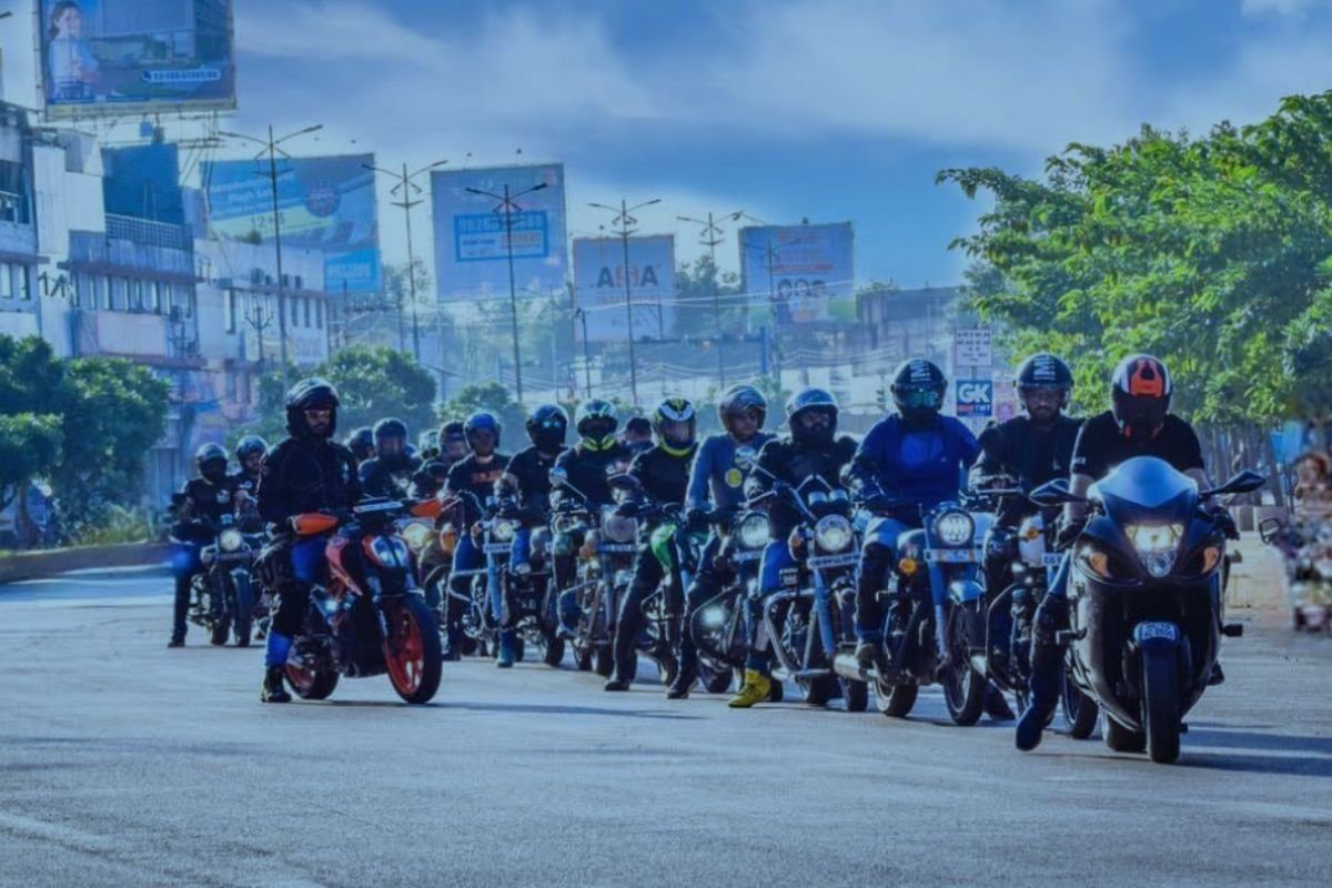 Infinity Riders Club Bike Ride: स्वतंत्रता दिवस पर देशभक्ति का जज्बा: इन्फिनिटी राइडर्स क्लब ने निकाली 360 किमी की बाइक राइड