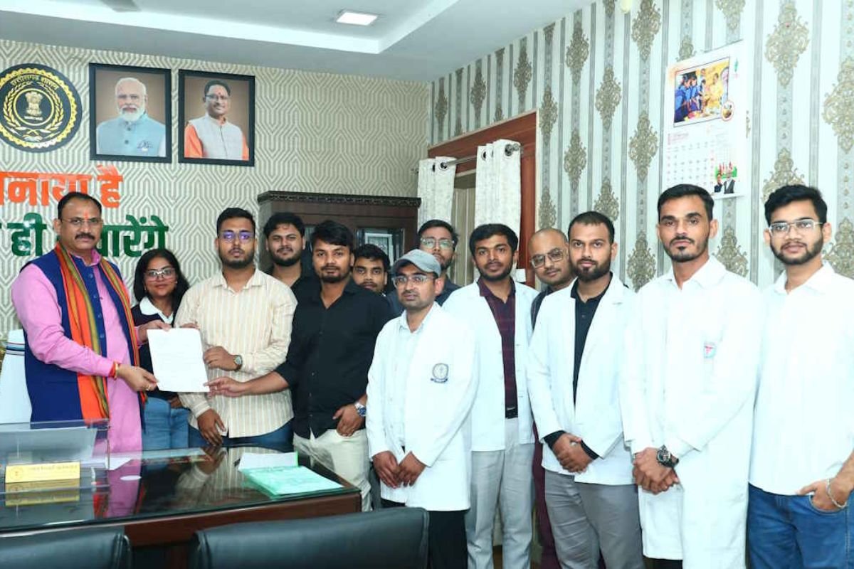 Junior Doctors Strike Ended Rajnandgaon: स्टाइपेंड वृद्धि पर बनी सहमति: राजनांदगांव मेडिकल कॉलेज में पटरी पर लौटीं स्वास्थ्य सेवाएं