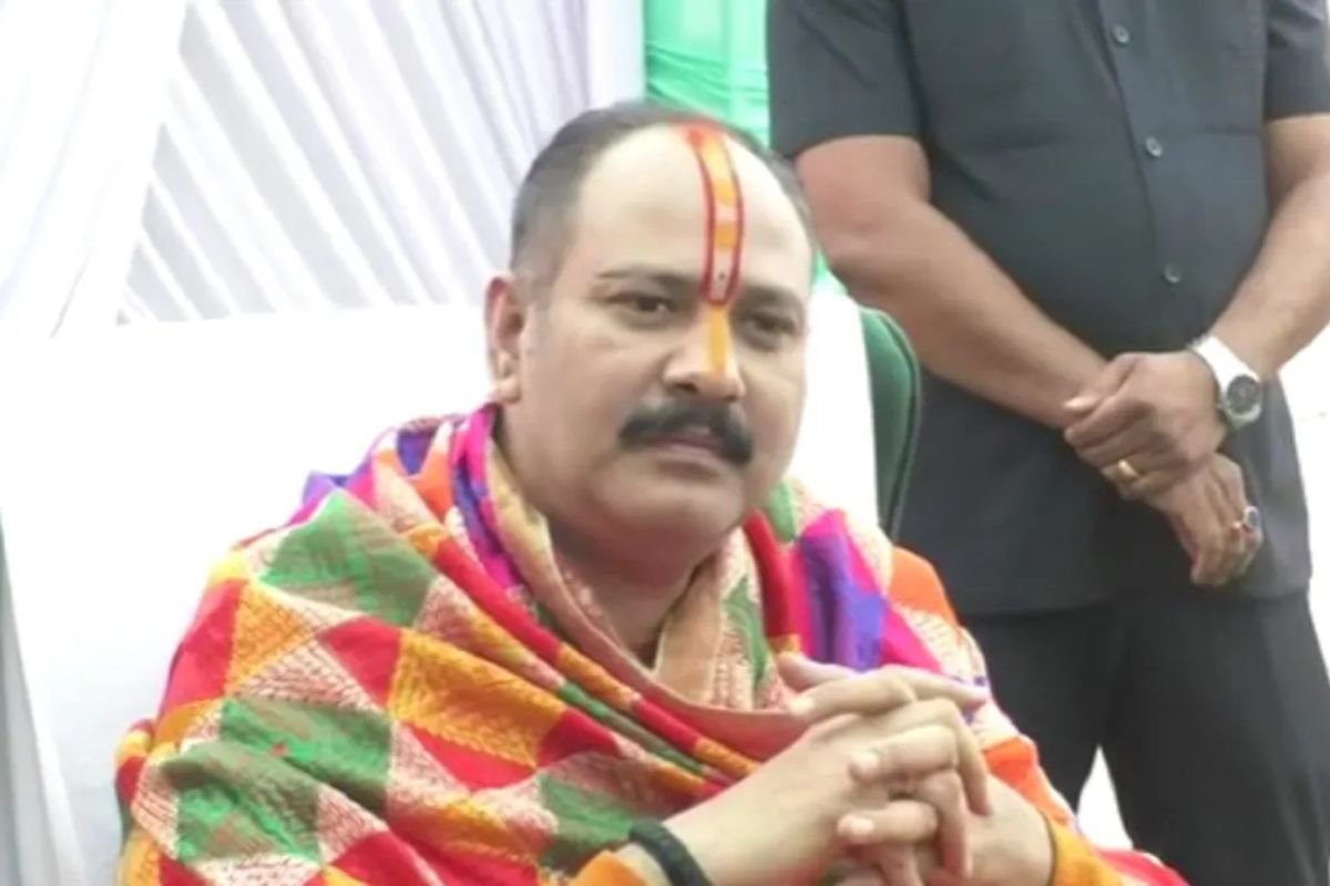 Pradeep Mishra On Gen Z Delhi Protest: भिलाई शिव महापुराण कथा में पंडित प्रदीप मिश्रा का बड़ा बयान: PM मोदी को गाली देना कैसे संस्कार? Gen-Z को दिलाई मर्यादा की शपथ