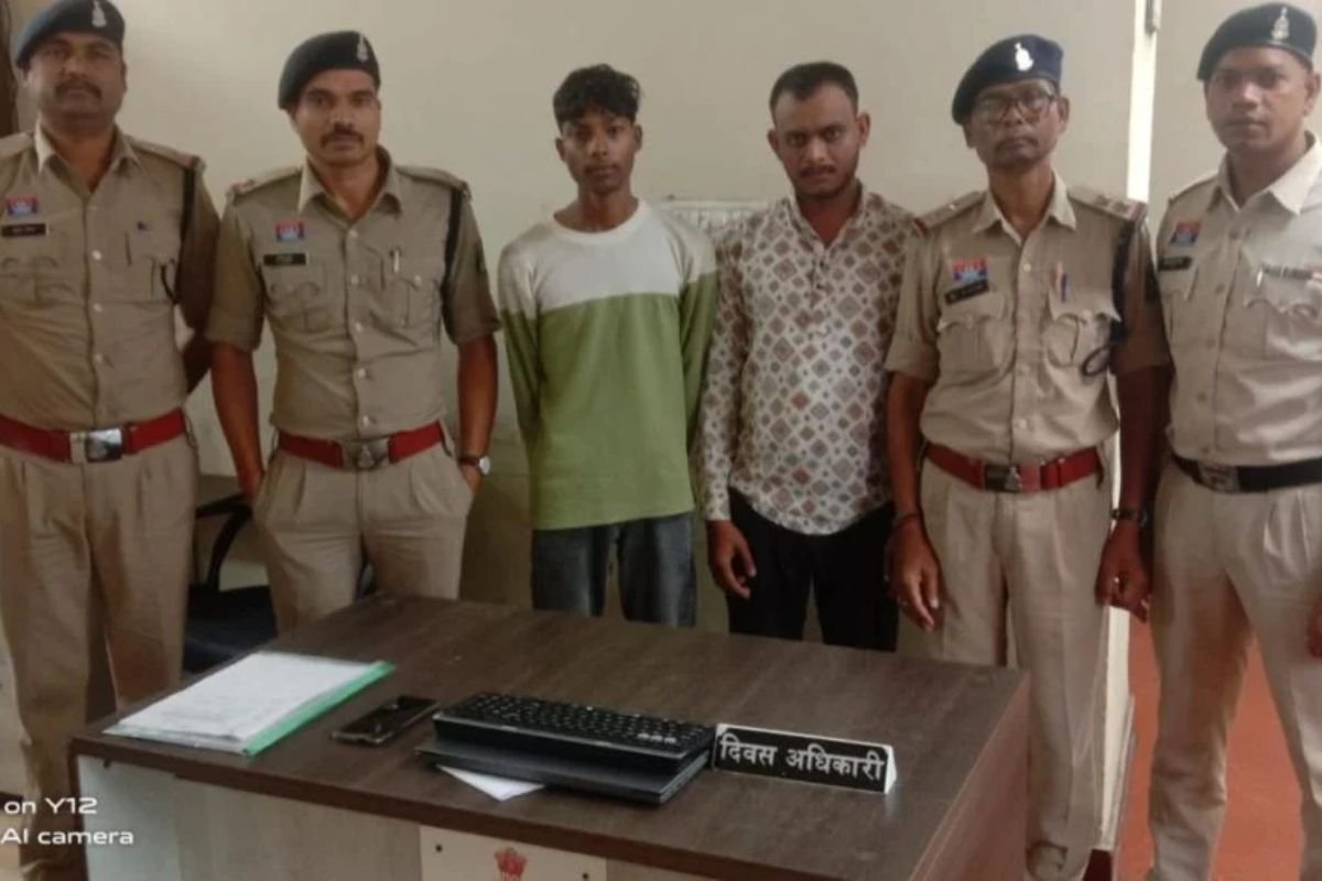 Raipur Police ACCU Action Bike Theft: होटल में वेटर थे, बन गए वाहन चोर: 9 लग्जरी दोपहिया वाहनों के साथ नाबालिग समेत 3 गिरफ्तार