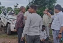 Chhatarpur Accident: भीषण सड़क हादसा, तेज रफ्तार ट्रक ने बोलेरो को मारी टक्कर; एक ही परिवार के 5 लोगों की मौत Chhatarpur Accident