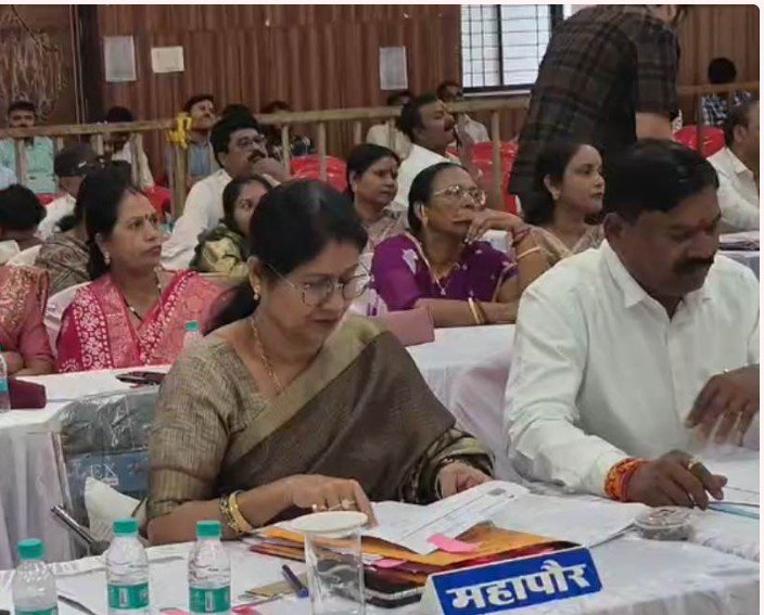 Durg News: दुर्ग नगर निगम की सामान्य सभा में हंगामा, 5.22 करोड़ के टेंडर पर दो घंटे तक बहस; महापौर को घेरते दिखे भाजपा पार्षद