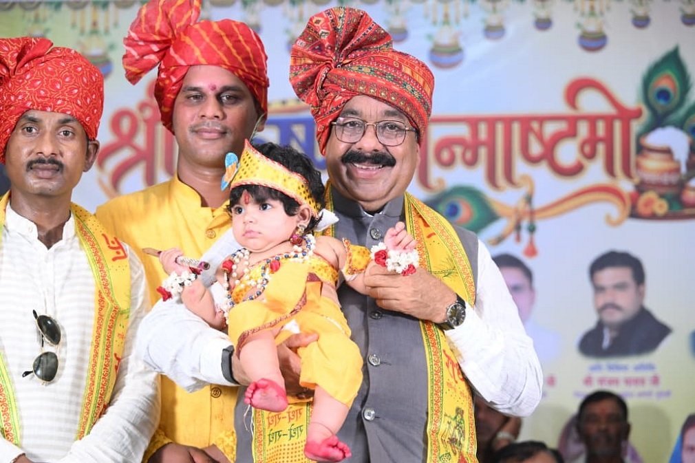 Shri Krishna Janmashtami Lormi: श्रीकृष्ण जन्माष्टमी प्रेम और संस्कृति से जुड़े रहने का पर्व : उप मुख्यमंत्री अरुण साव