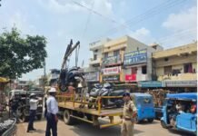 Raipur News: नो-एंट्री में घुसे 7 भारी वाहन पकड़े गए, नो-पार्किंग पर भी एक्शन; रायपुर ट्रैफिक पुलिस ने काटे चालान Raipur News