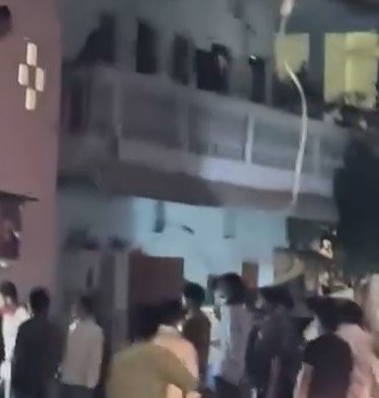 Indore News: इंदौर में मोमोज के पैसों को लेकर खूनी संघर्ष, संचालक पर उड़ेला गर्म तेल, बीच-बचाव करने आए युवक पर चाकू से हमला