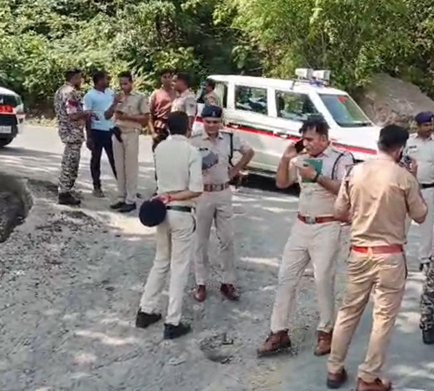 Sidhi Crime: छुहिया घाटी में उड़ीसा पुलिस टीम पर फायरिंग, 4 गाड़ियों में आए बदमाश NDPS आरोपी को छुड़ाकर ले भागे