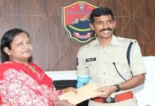 Jagdalpur News: साढ़े तीन दशक से अंडरग्राउंड महिला माओवादी नेता ने किया सरेंडर, बस्तर के माड़ क्षेत्र में थी सक्रिय Jagdalpur News:
