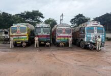 Raigarh News: ऑपरेशन प्रहार के तहत अवैध कबाड़ के खिलाफ रायगढ़ पुलिस की बड़ी कार्रवाई, 6 वाहनों से 129.840 टन स्क्रैप जब्त Raigarh News: