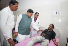 Bhopal News: सागर जहरीली शराब कांड: नई दिल्ली से सीधे सागर पहुंचे सीएम डॉ. यादव, कहा- दोषियों को ऐसी सजा देंगे कि दोबारा कोई इस तरह की हिम्मत नहीं करेगा Bhopal News